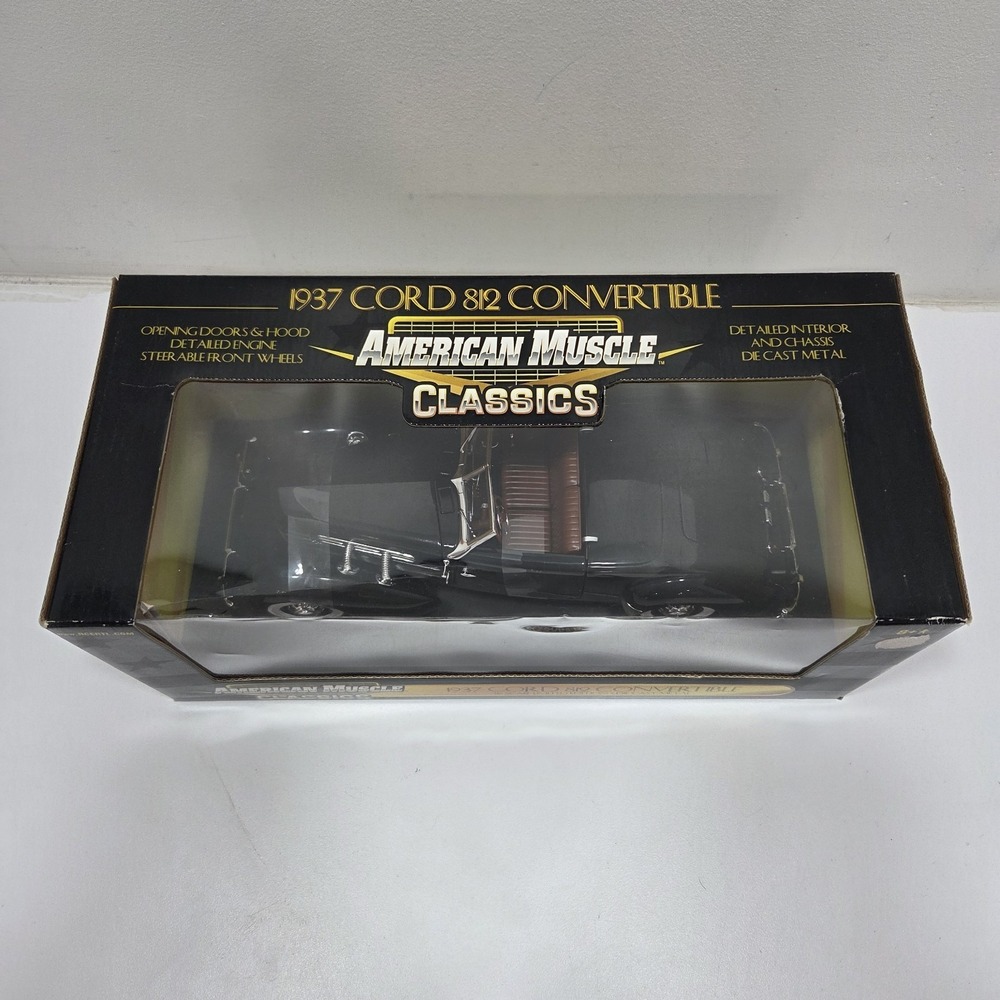 1937 Cord 812 Convertible 1:18 Scale Amercian Muscle Classics - Picture 5 of 7